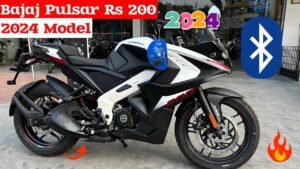 मार्केट में आते ही जिला हिला दिया Bajaj Pulsar RS 200 बाइक, कॉलेज के युवाओं को बन गया पहली पसंद 